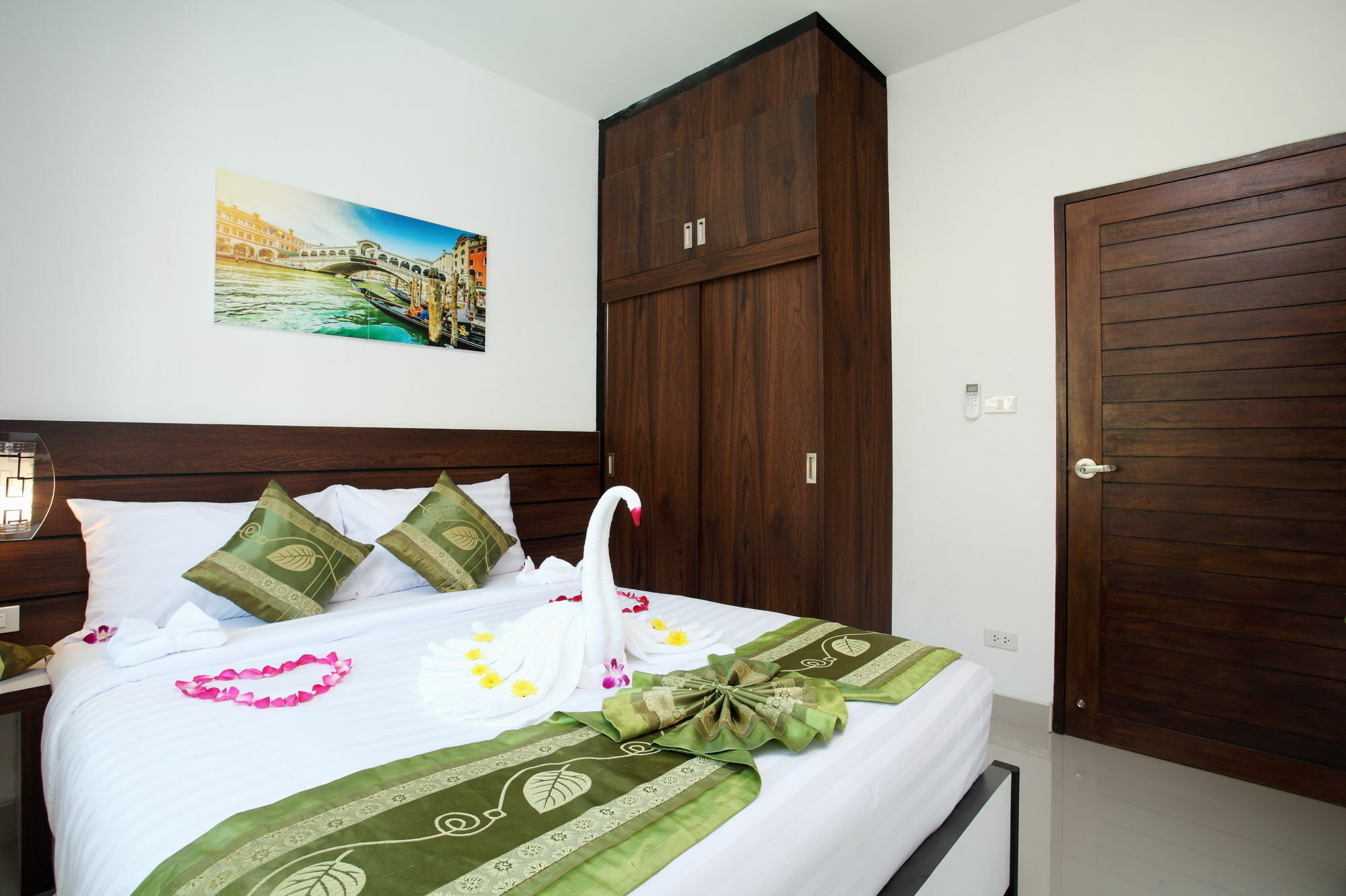 Kata Hill View Villas By Kata Sea View Villas Exterior photo