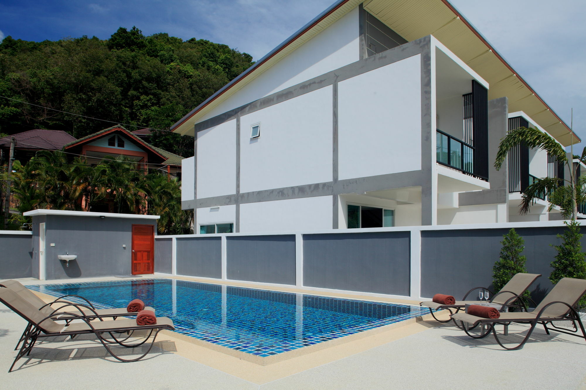 Kata Hill View Villas By Kata Sea View Villas Exterior photo