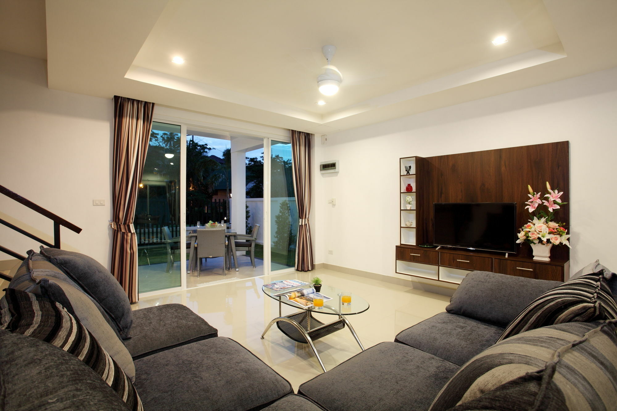 Kata Hill View Villas By Kata Sea View Villas Exterior photo